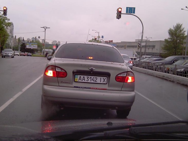 Хто краде у нас значки 1