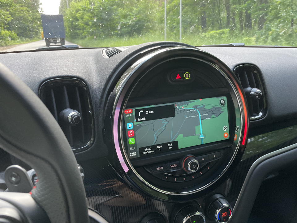 #4. Рестайл, голова з CarPlay, нова панель приладів 4