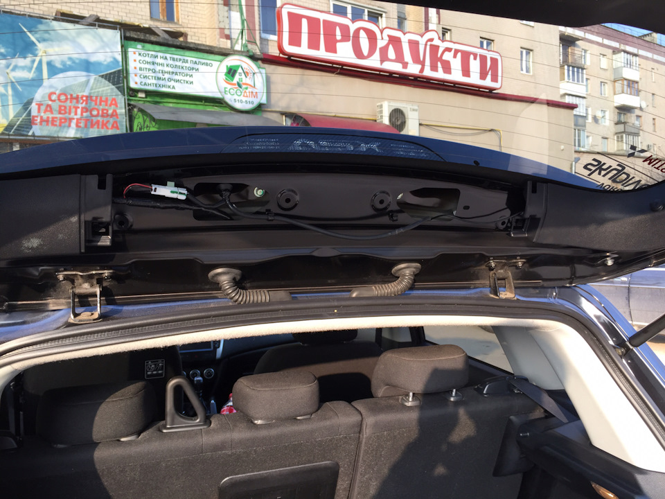 Купив лампочки, клапан, та наклейку на стоп . 4