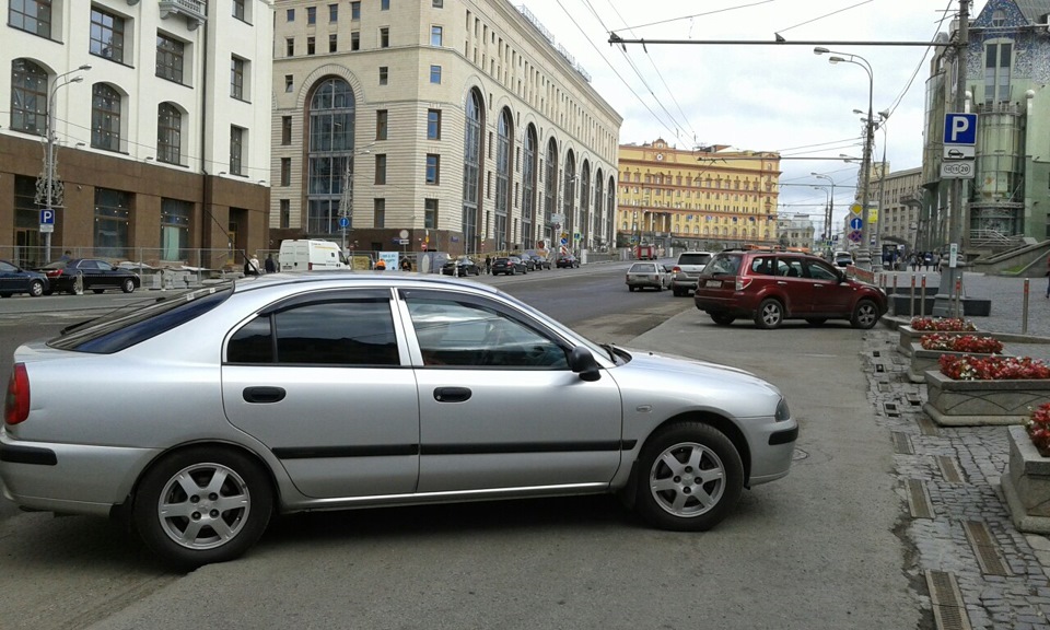 Як живеться Каре в столиці 4