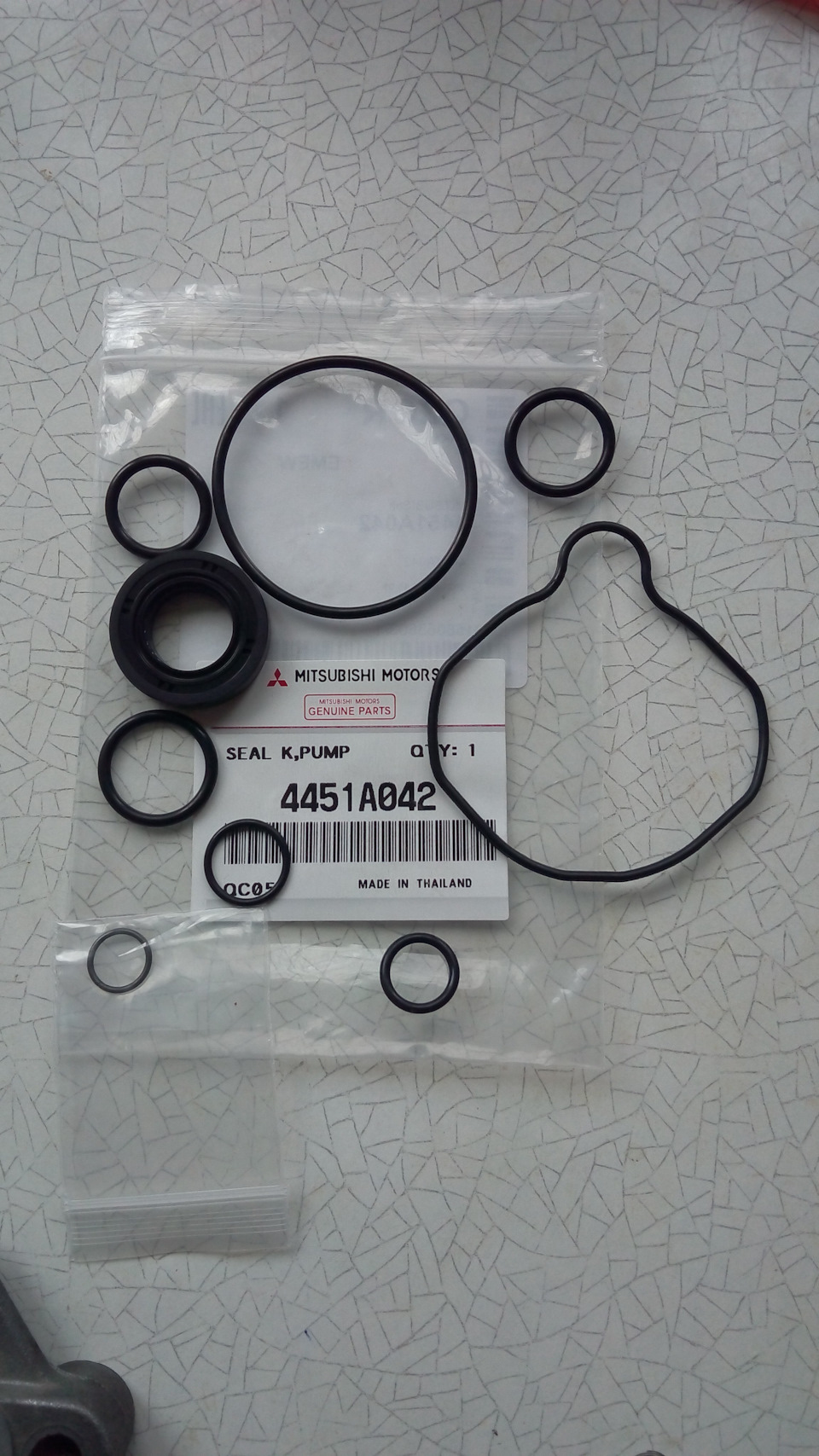 Ремонт насоса ГУР KYB100 (MR916044) 4