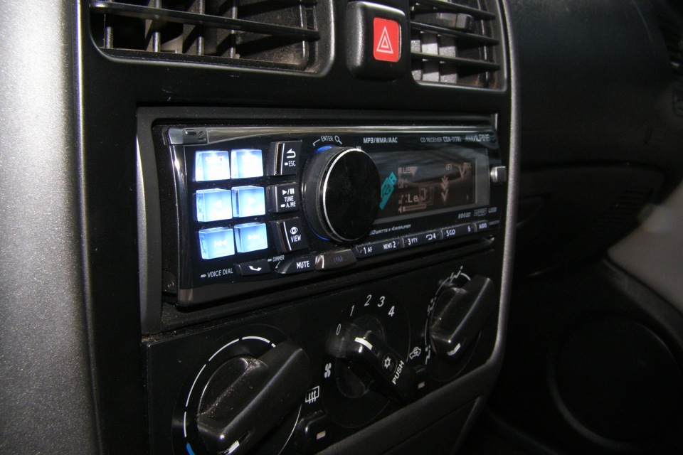 купив нове ГУ Alpine 117 ri 4