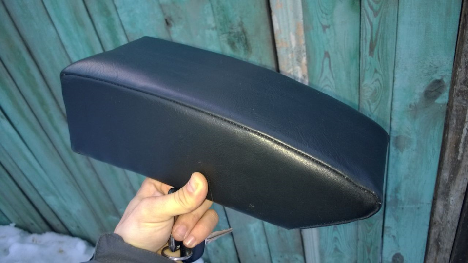 Колгоспим підлокітник і новий чохол на кулісу 2