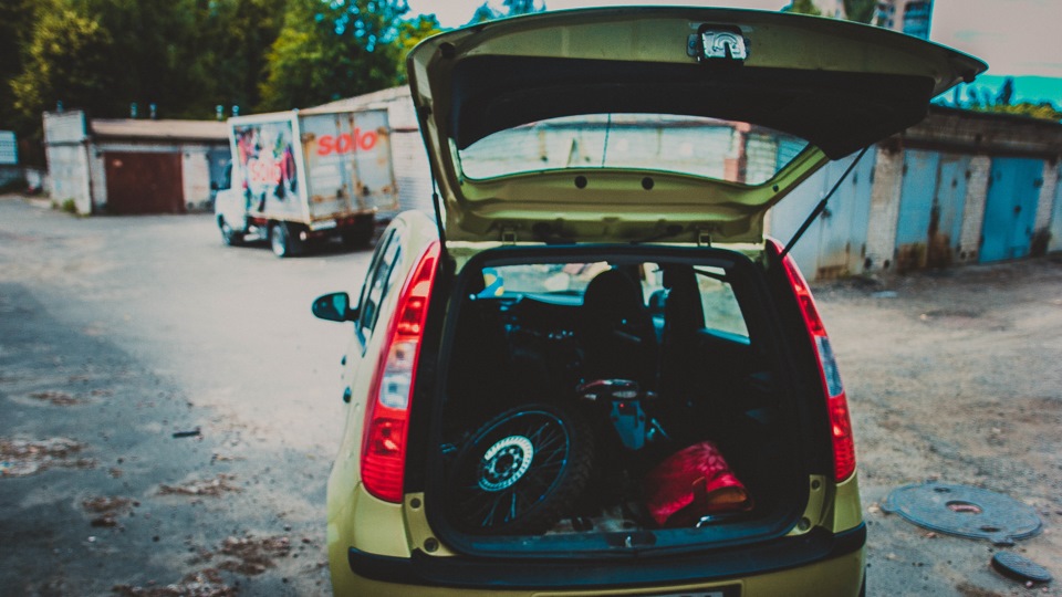 Перевозимо мотоцикл у Mitsubishi Colt 3