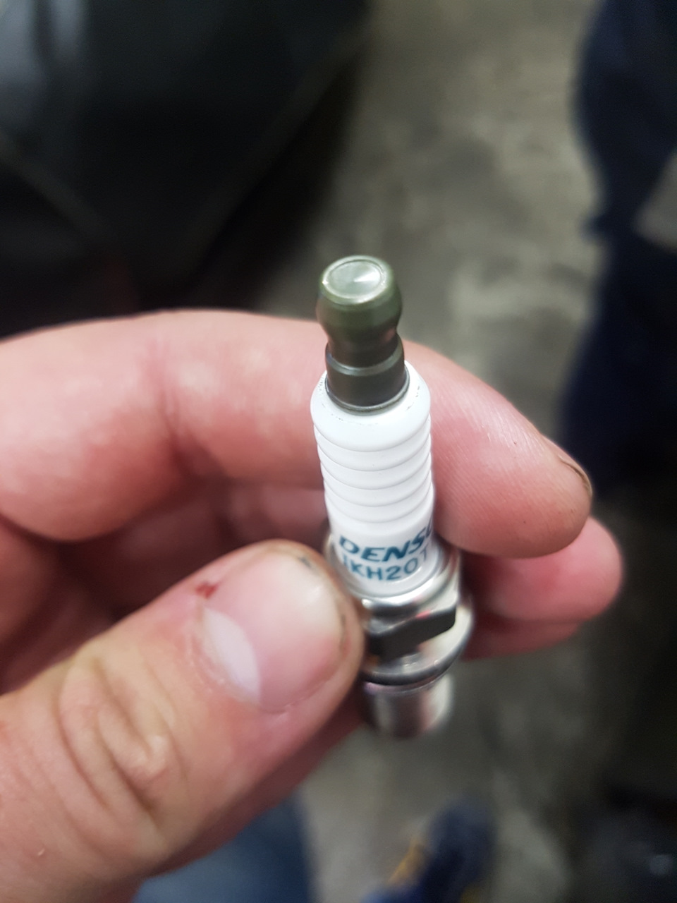 Зміна свічок на Denso IKH20TT iridium. 5