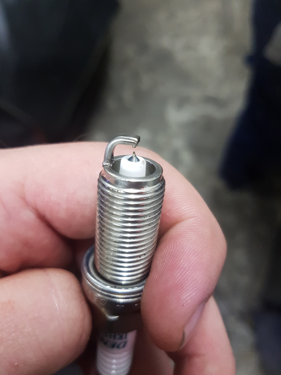 Зміна свічок на Denso IKH20TT iridium. 3