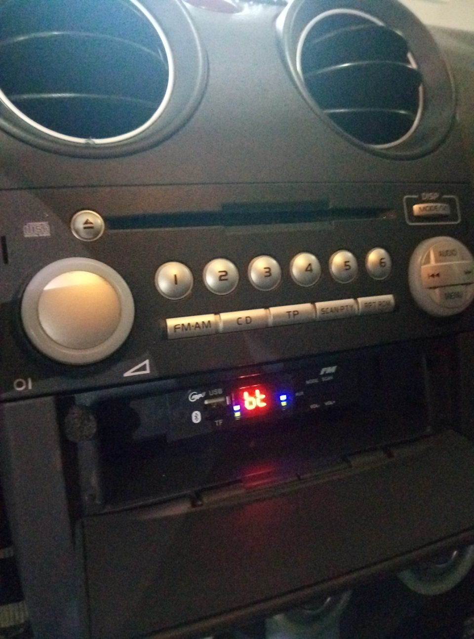 USB, Bluetooth за 2.5$ 2
