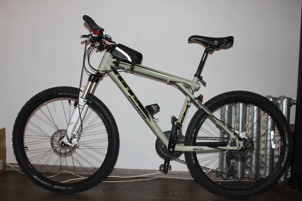 Продам свій GT Avalanche 2.0 Disc (2009) RS Reba SL 2010, Elixir 5, FSA Carbone 1