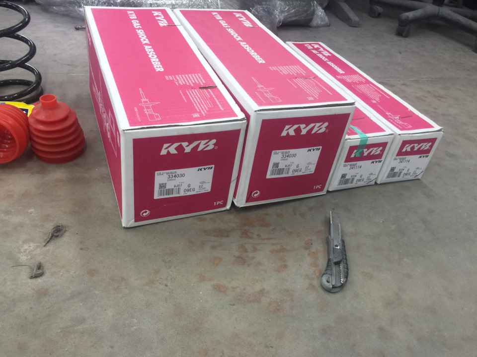 Заміна всіх стояків на KYB exel-g 2