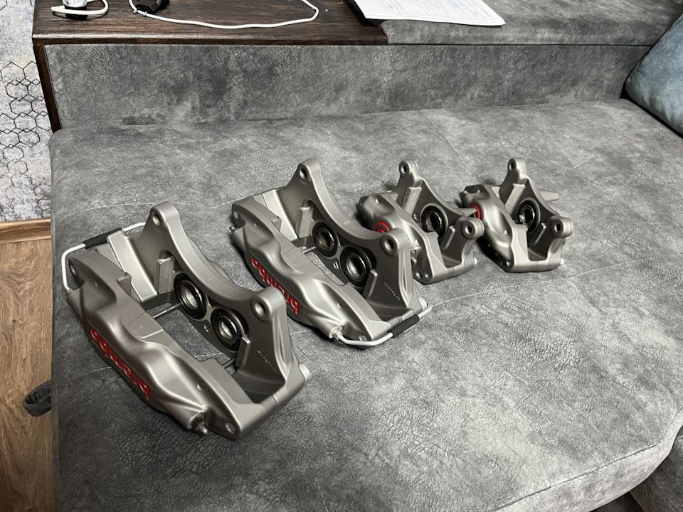 Встановлення гальмівної системи Brembo на Eclipse 4g 1