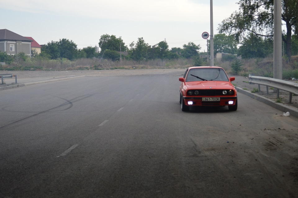 Покотушки під дощем з BMW e30 4