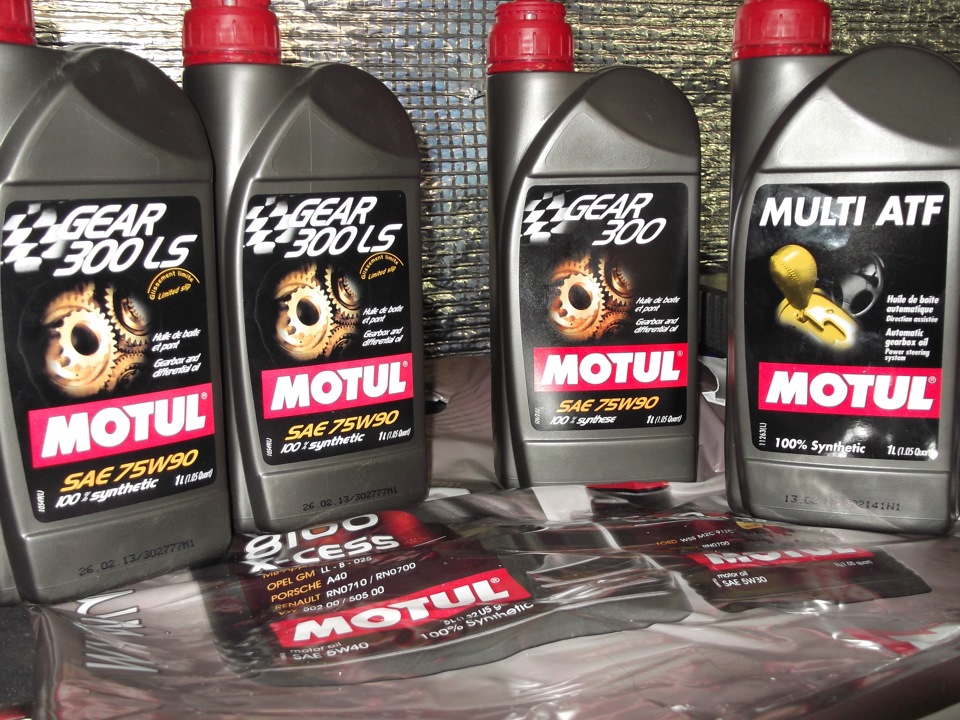 Motul в коробку та гідропідсилювач 1
