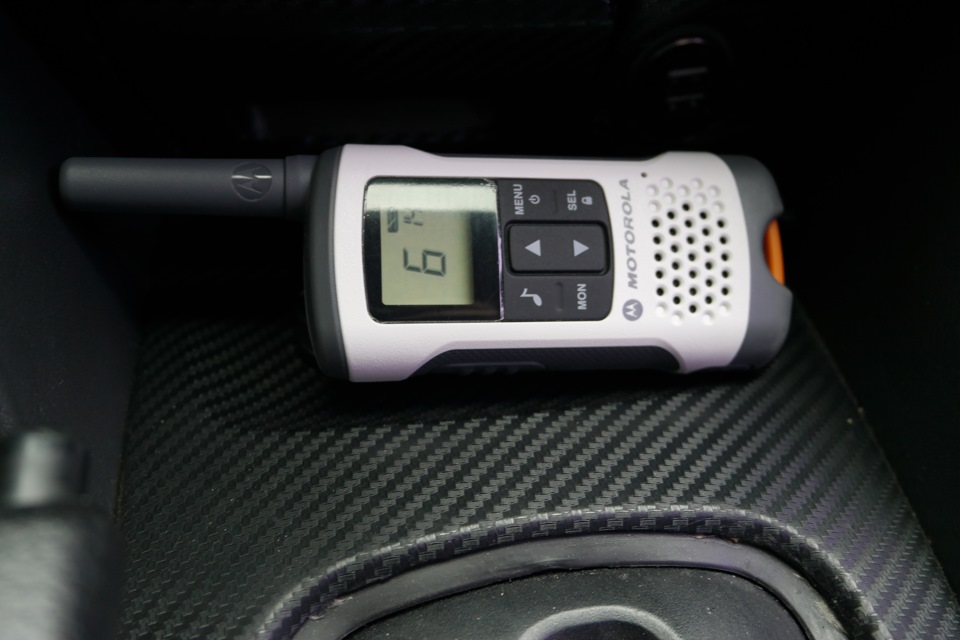 Motorola T50 Walkie Talkie 3
