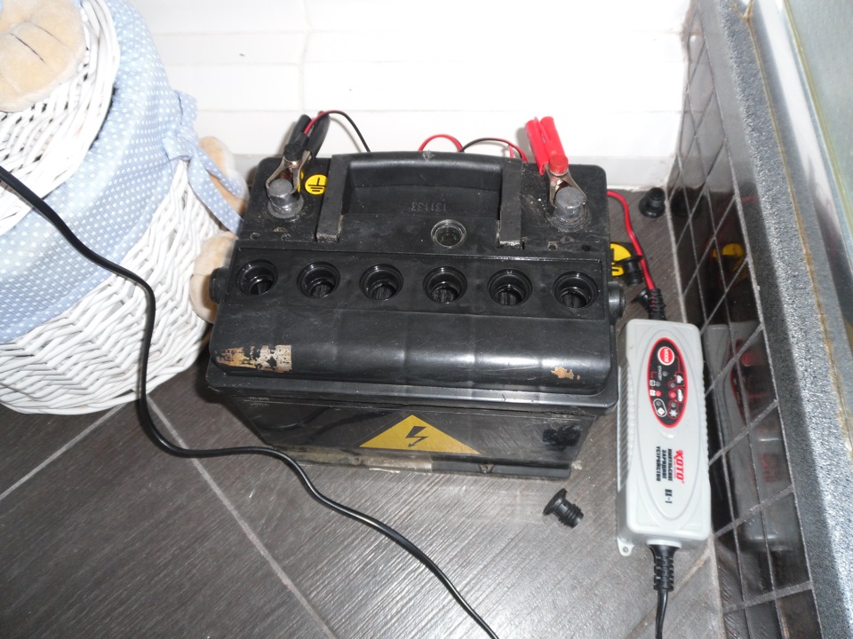 Взяв акумулятор Bosch S4 006 2