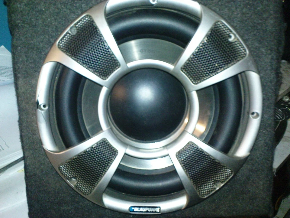 Куплен БУ Сабвуфер Blaupunkt GTt 1200