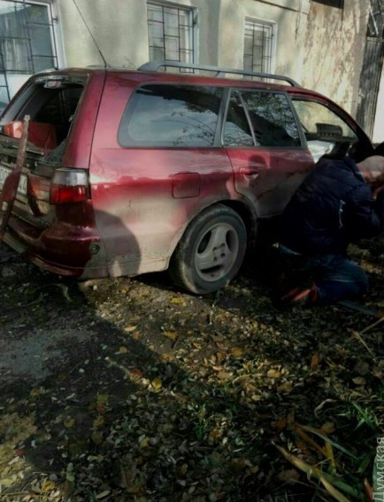 Зневолив честь і гідність галантоводів ... 2