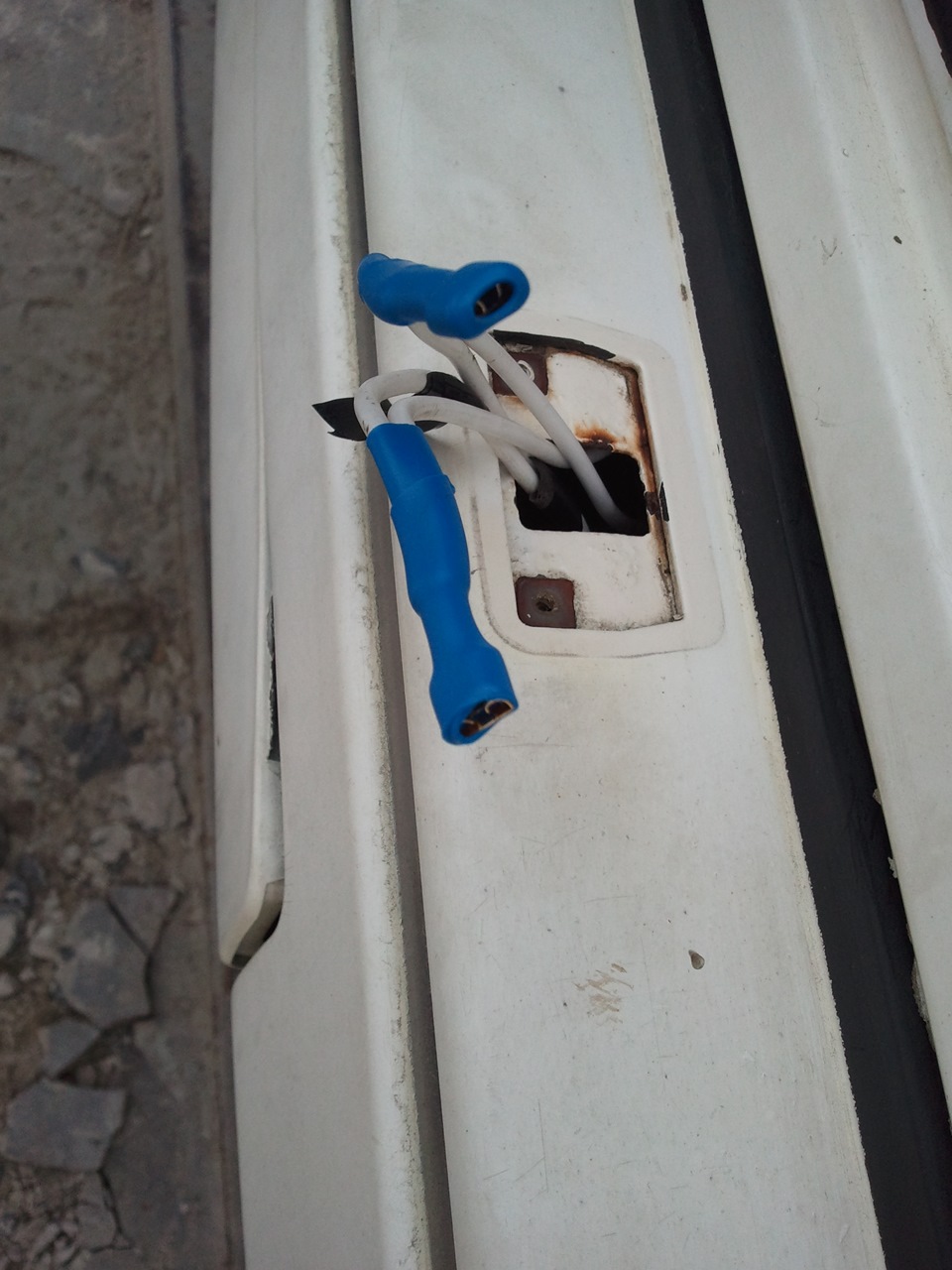 Не працювало підсвічування заднього номера 4