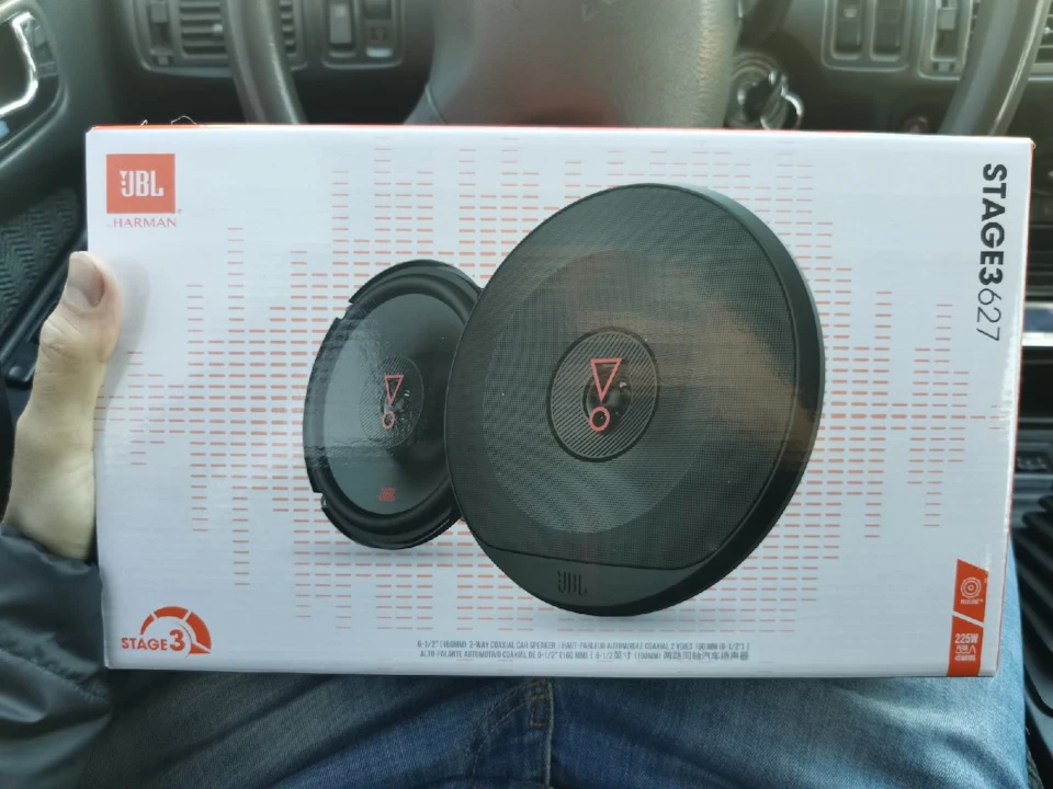 JBL Stage 3 627 у штатне місце замість овалів Pioneer