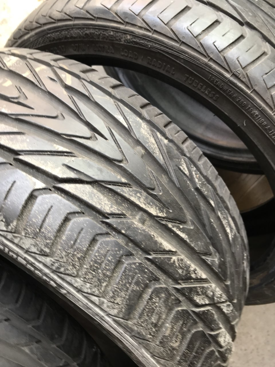 Різаючи R17 215/40 2