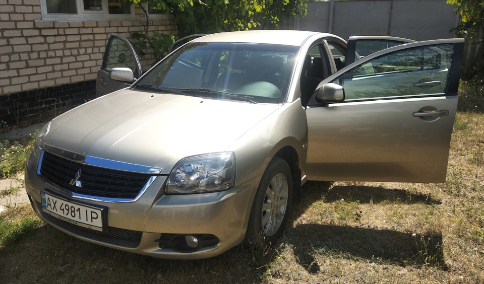 Перший місяць володіння Mitsubishi Galant 9G 1