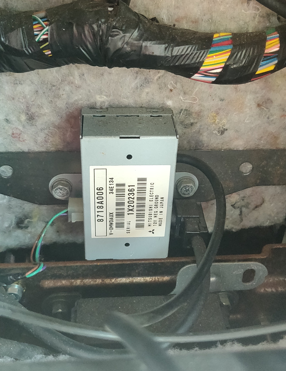 AUX 2