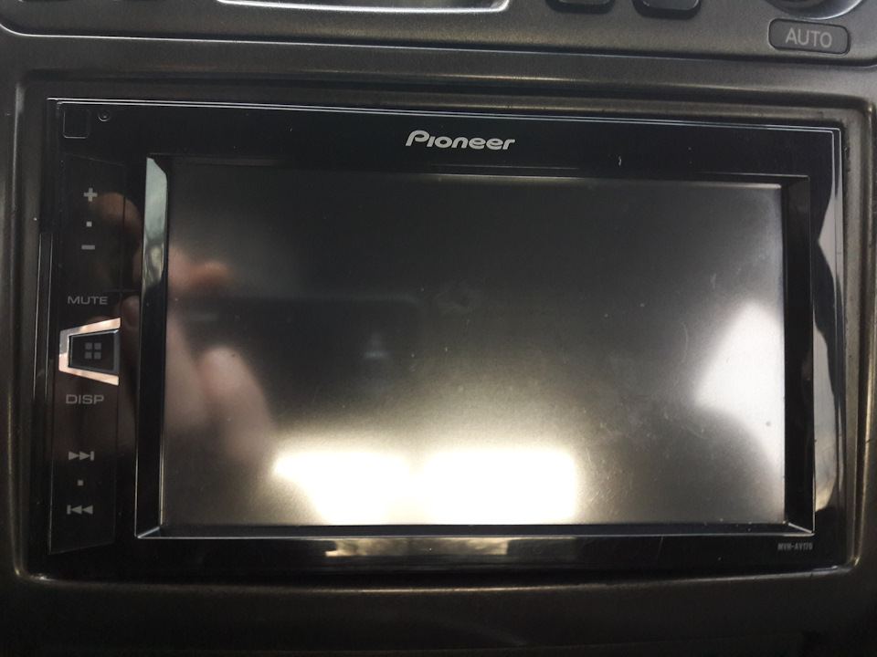 Pioneer MVH-AV 170 2