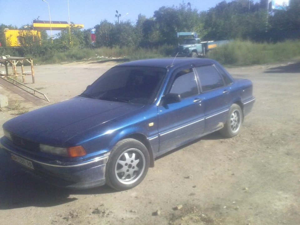 стікер бомбінг 1
