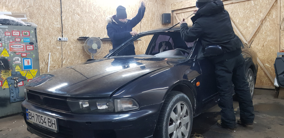 Galant 8 Заміна лобового скла 3