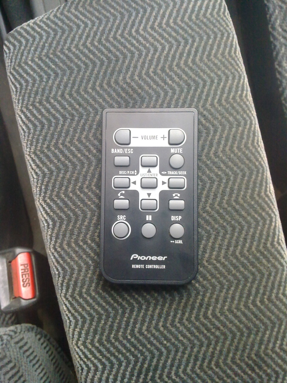 Новий головний пристрій Pioneer DEH-80PRS 3