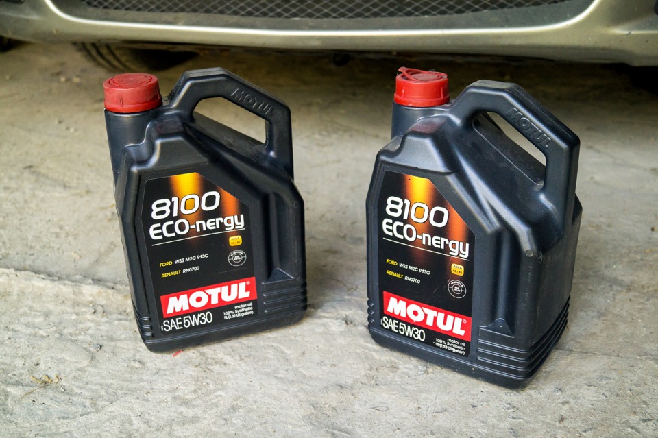 Заміна мастила Motul 5w30 1