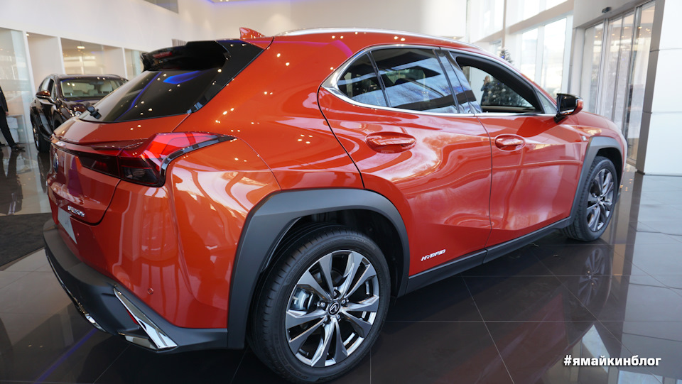 Lexus UX в Одесі 1