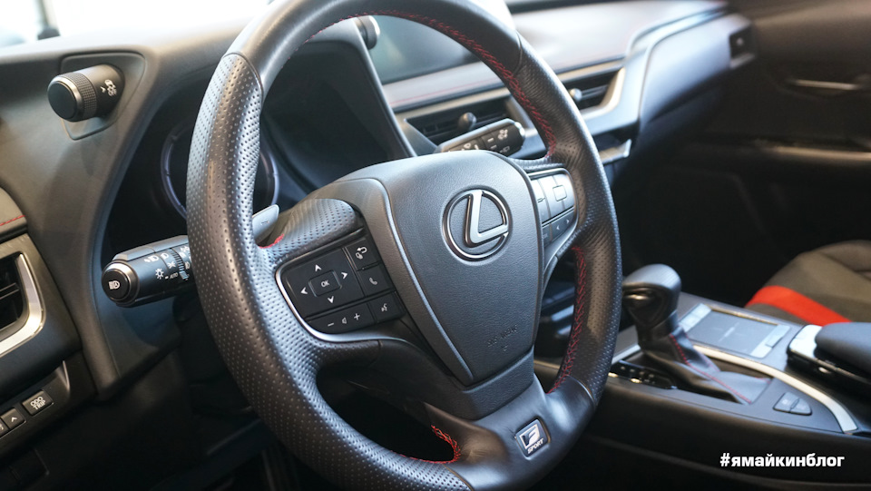 Lexus UX в Одесі 3