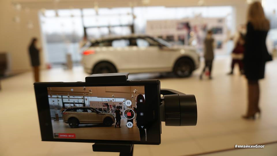 Новий Evoque або чия машина найдешевша на парковці автосалону? 3