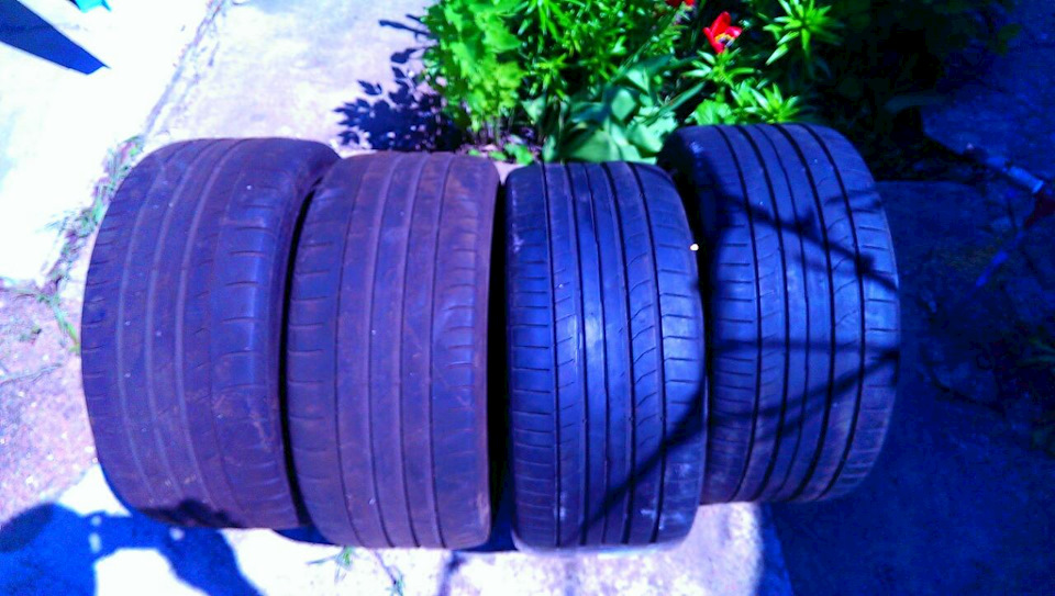 Продам комплект шин R18 245/35 3