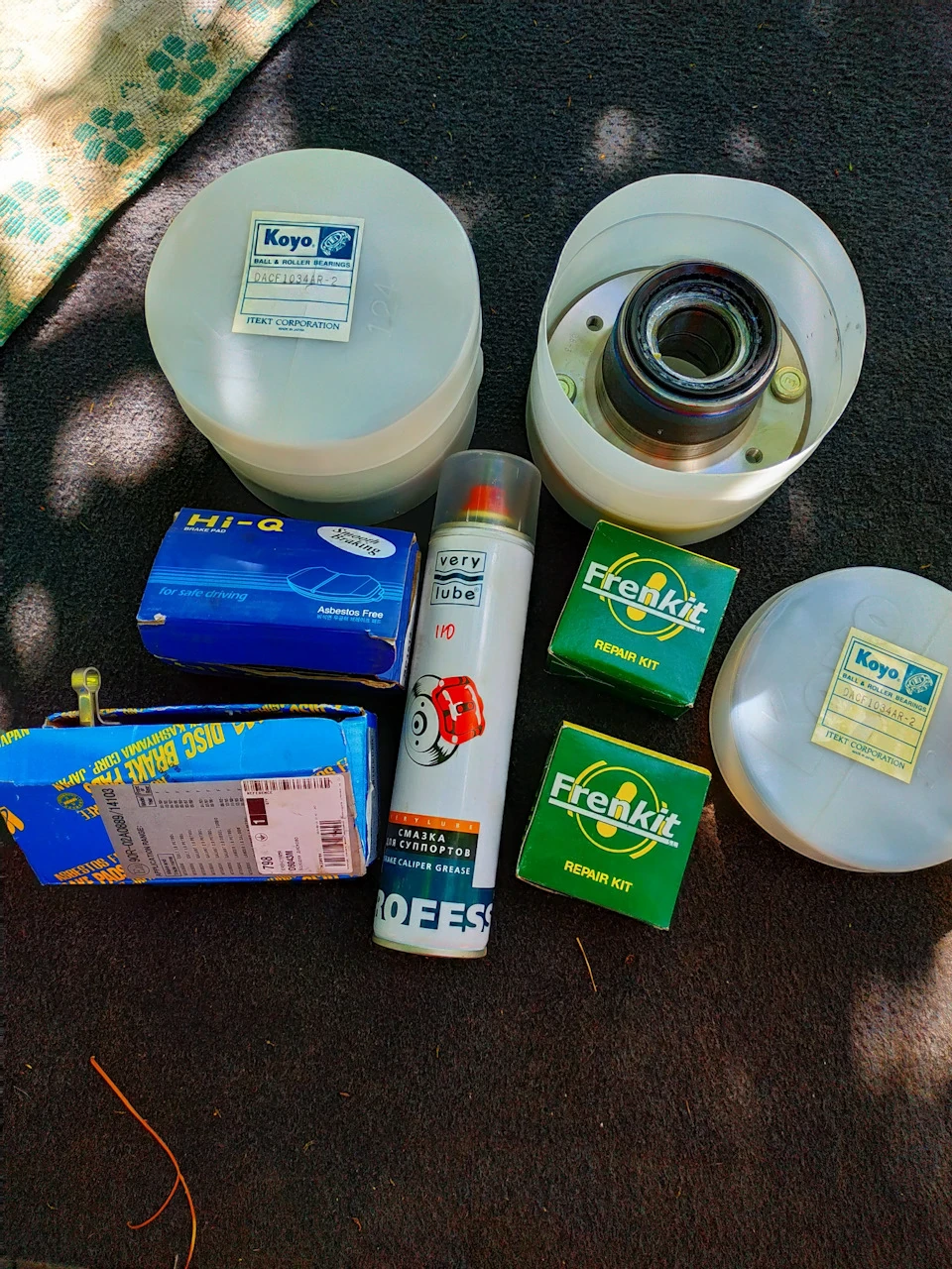 Ревізія задніх суппортів, заміна гальмівних колодок по колу, нові задні маточини.