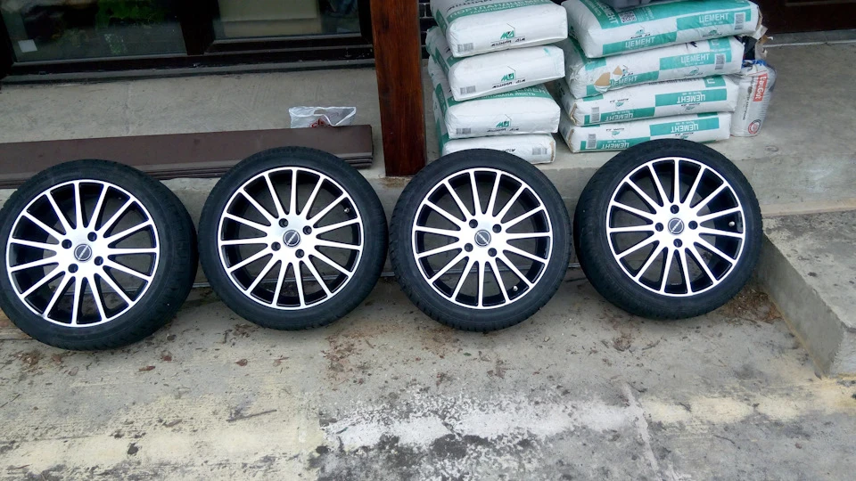 Німецькі тапки Borbet R17 на гумі Continental SportContact2