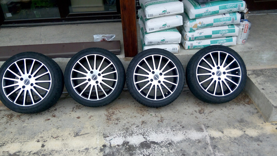 Німецькі тапки Borbet R17 на гумі Continental SportContact2 1