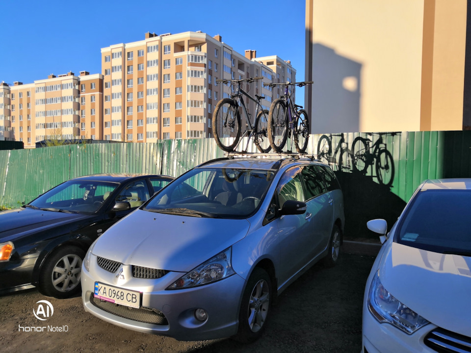 Прикупив велосипеди та кріплення на дах 3