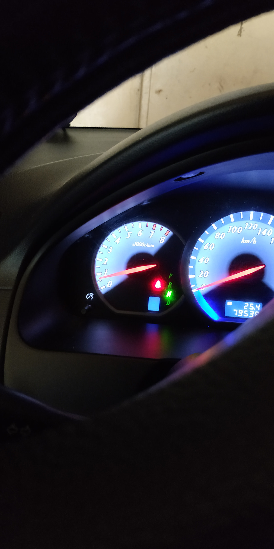 Підзарядка акумулятора INCI AKU 72 Ah (600A) та навчання дросельної заслінки GRANDIS 4