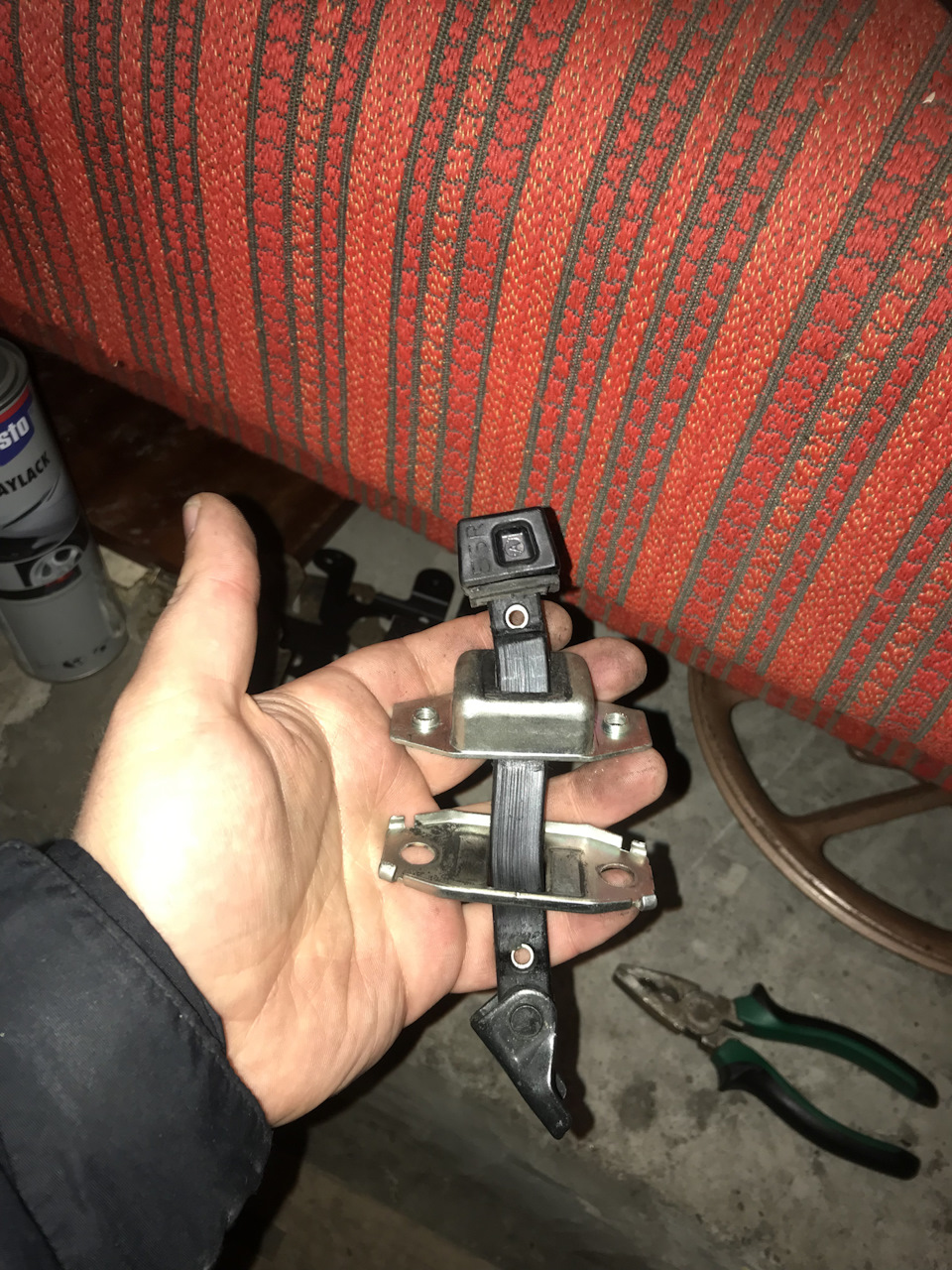 Бовтаються двері? 3D принтер на допомогу! 1