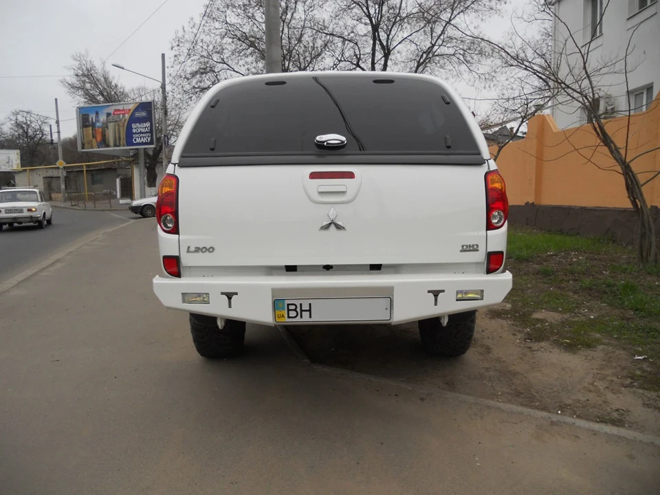 Силовий задній бампер.