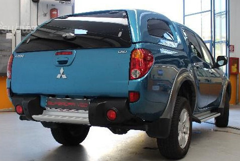Газові упори кришки оригінального кунгу Mitsubishi L200. 3