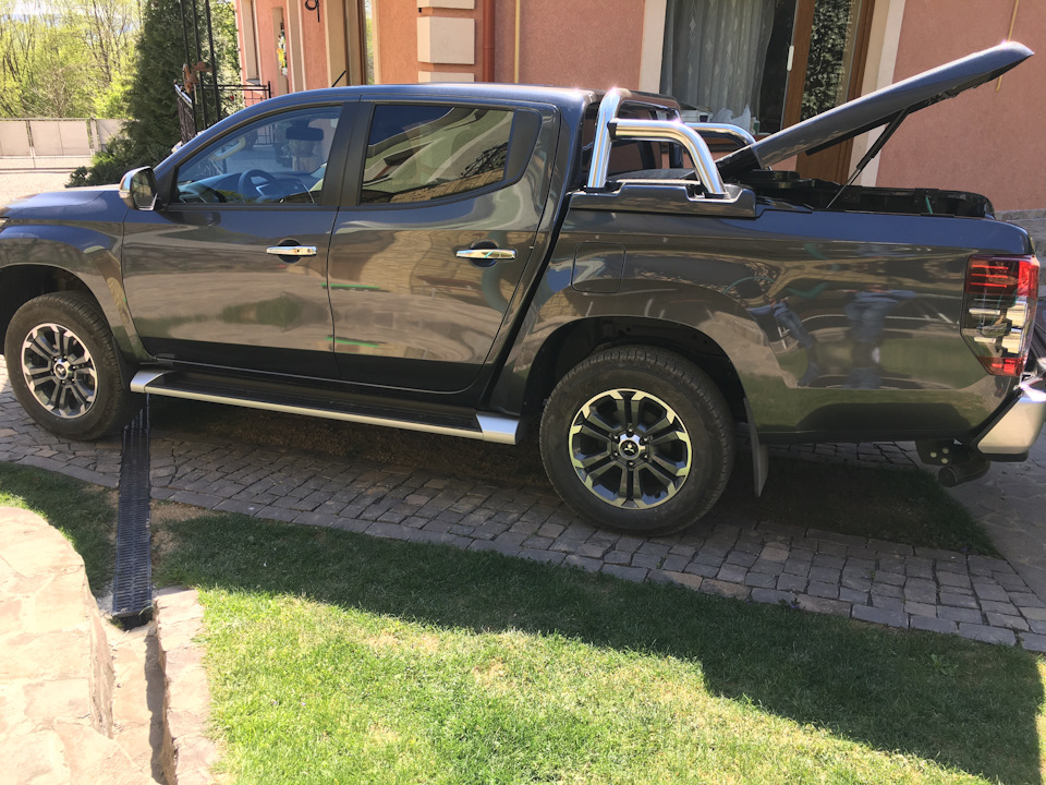 Встановлення кришки кузова та дуги Mitsubishi L200 3
