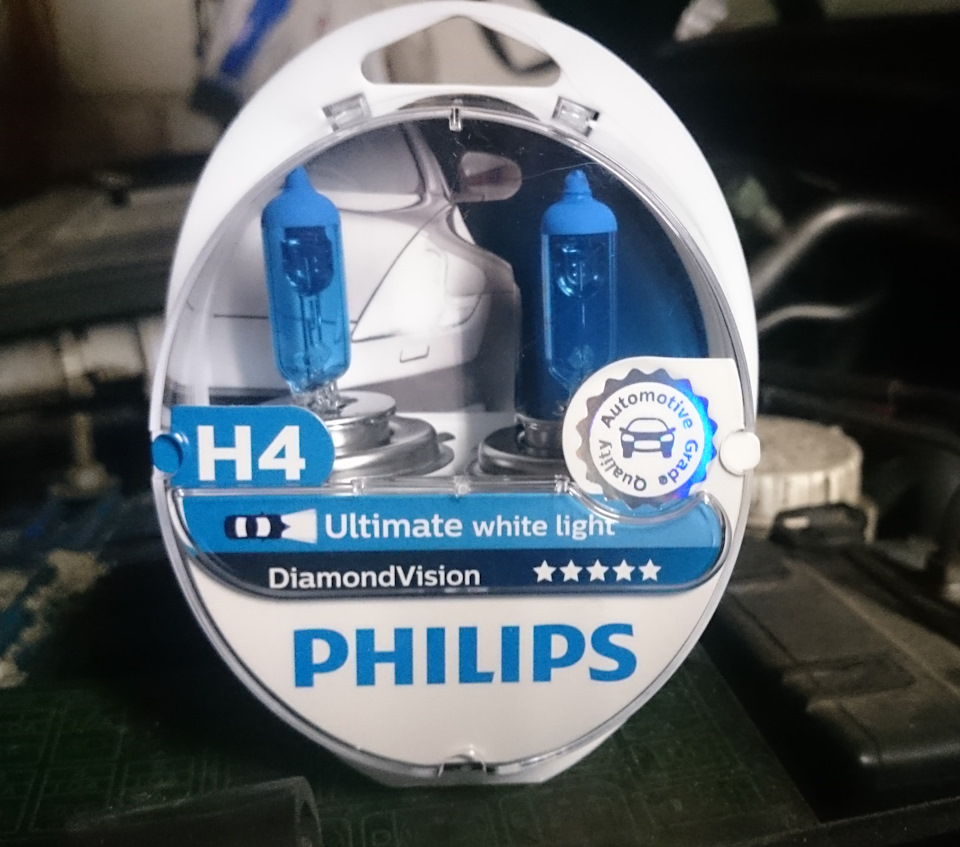 Галогенні автолампи PHILIPS Diamond Vision H4 1