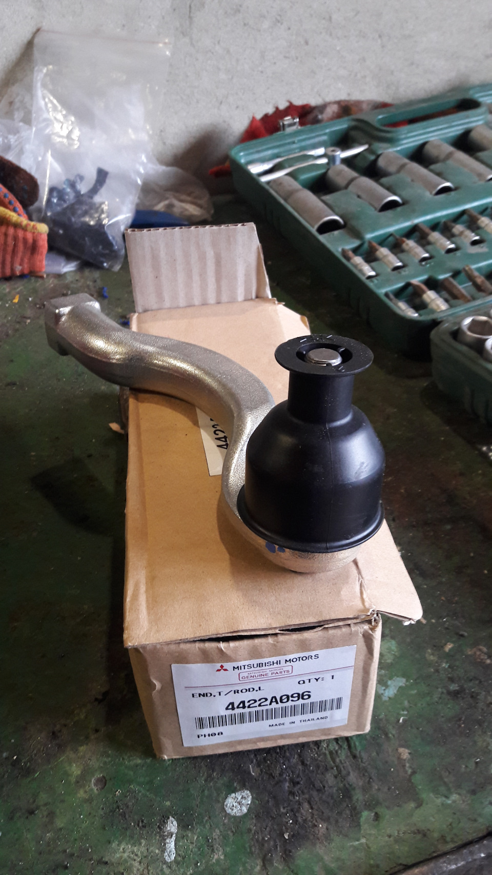 Заміна рульового наконечника 4422a096 3