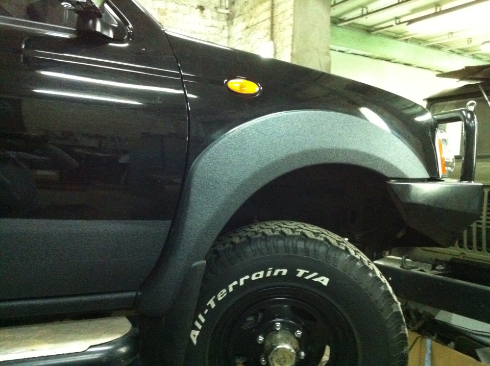 Часткова обробка Line-X для Nissan NP300 3