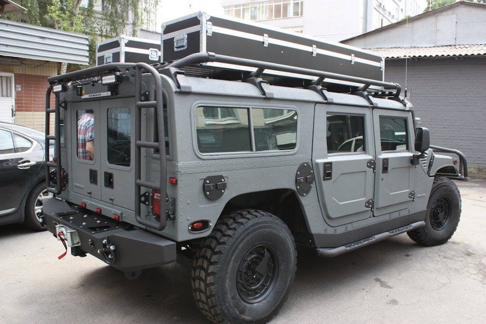 Hummer H1 Line-X 4