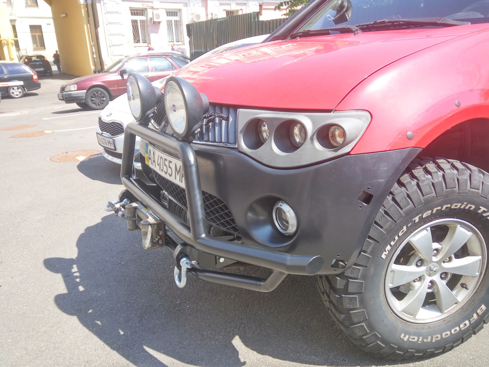 Новий передній силовик на L200 4