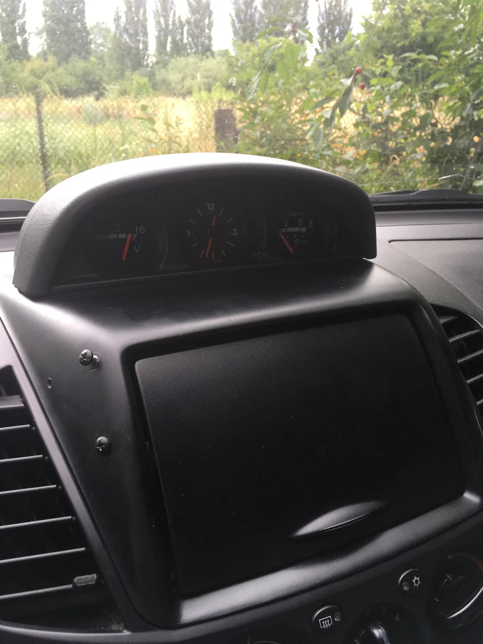 Консоль від pajero sport