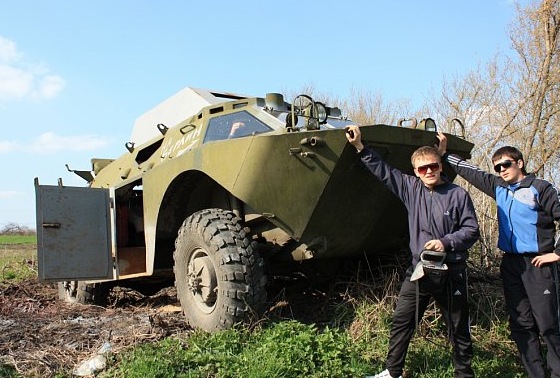 L200 vs БРДМНа берлін ------> 2
